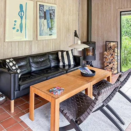 Five Bedroom Lovely In Feriehus