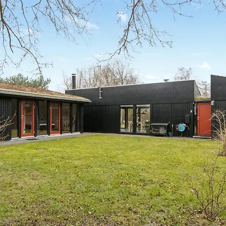 Five Bedroom Lovely In