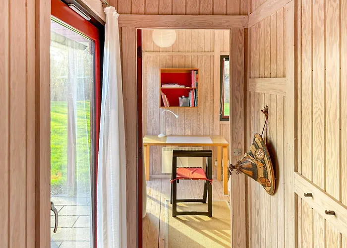 Five Bedroom Lovely In 別荘 *